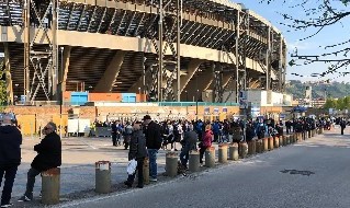Napoli, esterno stadio San Paolo