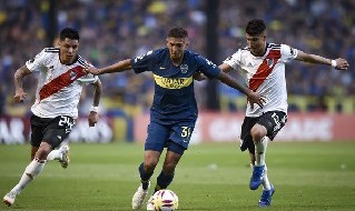 Agustin Almendra, centrocampista del Boca Juniors