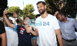 Fernando Llorente arrivo a Villa Stuart