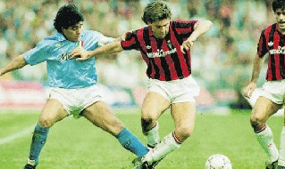 Maradona e Ancelotti in azione