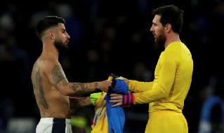 Lorenzo Insigne e Lionel Messi in Napoli-Barcellona