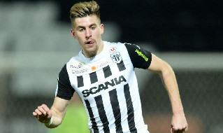 Baptiste Santamaria è un calciatore francese, centrocampista dell'Angers
