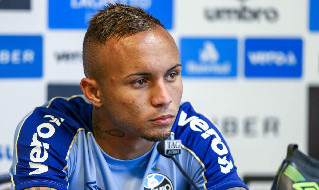 Everton Soares