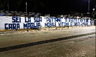 Striscione Napoli De Laurentiis