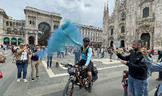 Tifoso in bicicletta