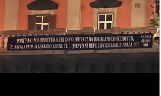 Striscione contro De Laurentiis