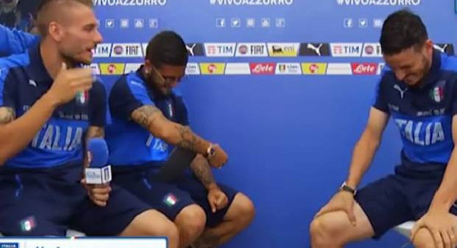 Insigne esilarante scherzo a Ciro Immobile nel ritiro della